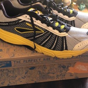 Brooks men’s running shoe